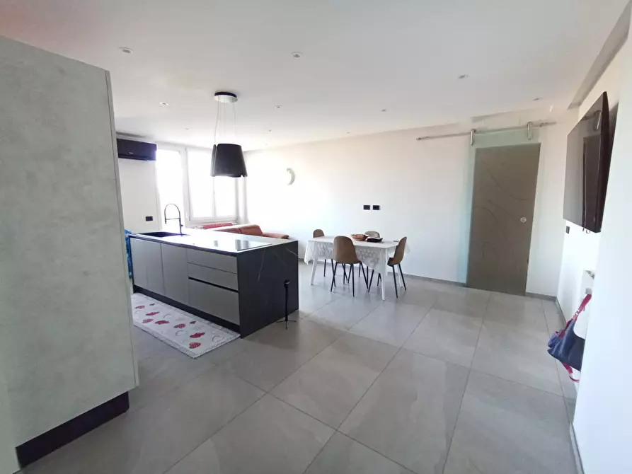 Immagine 9 di Appartamento in vendita  in Viale Rinascita 64 a Cinisello Balsamo