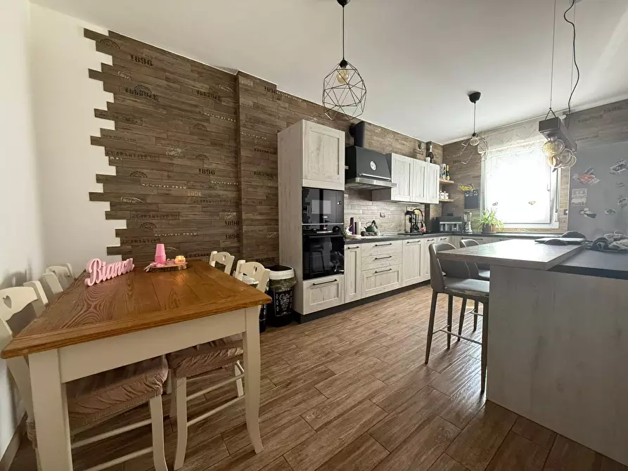 Immagine 11 di Appartamento in vendita  in Via Fratelli Sabatelli 9 a Seregno