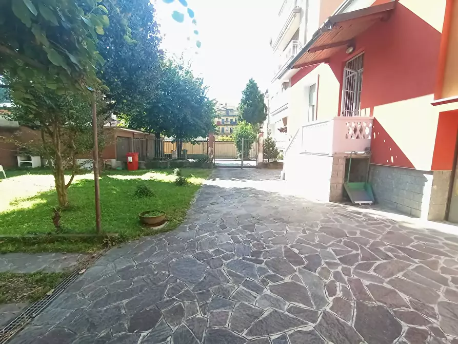 Immagine 7 di Villa in vendita  in via fiume 16 a Cinisello Balsamo