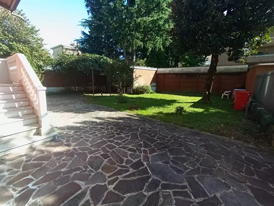 Immagine 8 di Villa in vendita  in via fiume 16 a Cinisello Balsamo