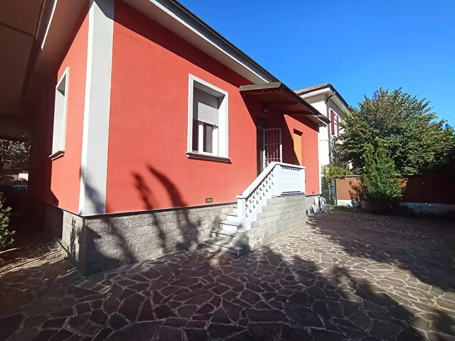 Immagine 10 di Villa in vendita  in via fiume 16 a Cinisello Balsamo