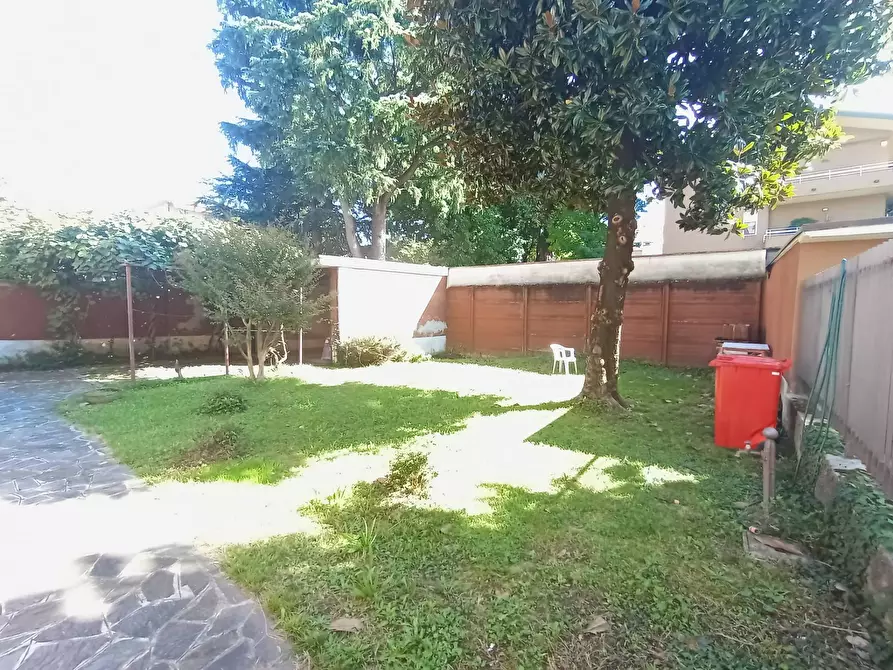 Immagine 14 di Villa in vendita  in via fiume 16 a Cinisello Balsamo