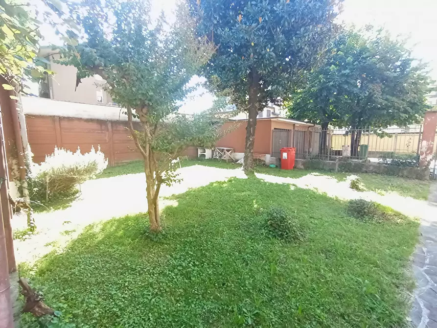 Immagine 16 di Villa in vendita  in via fiume 16 a Cinisello Balsamo