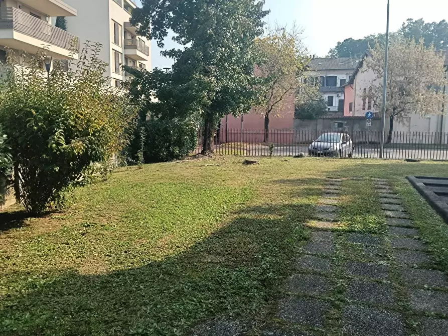 Immagine 6 di Appartamento in vendita  in Via Privata Leopardi 1 a Vedano Al Lambro