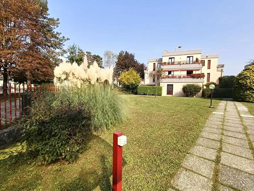 Immagine 7 di Appartamento in vendita  in Via Privata Leopardi 1 a Vedano Al Lambro