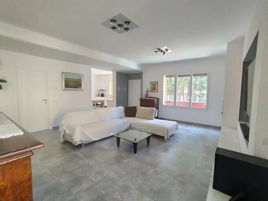 Immagine 3 di Villa in vendita  in Via Carlo Limonta 14 a Cinisello Balsamo