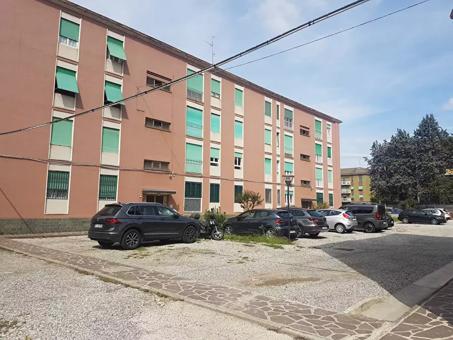 Immagine 2 di Appartamento in vendita  in via cesare berna 15 a Cinisello Balsamo