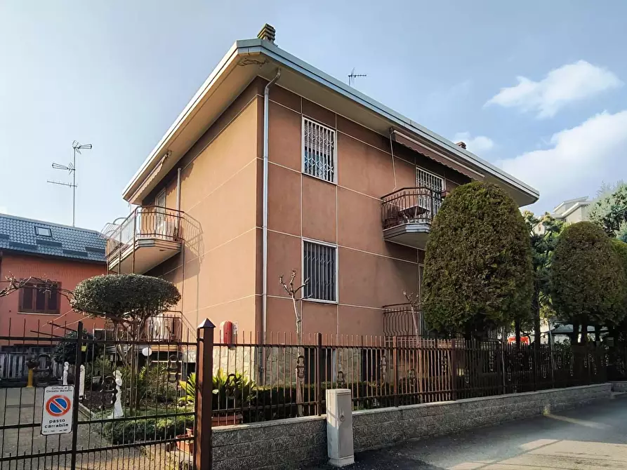 Immagine 3 di Casa semindipendente in vendita  in Via Monte Everest 23 a Cinisello Balsamo