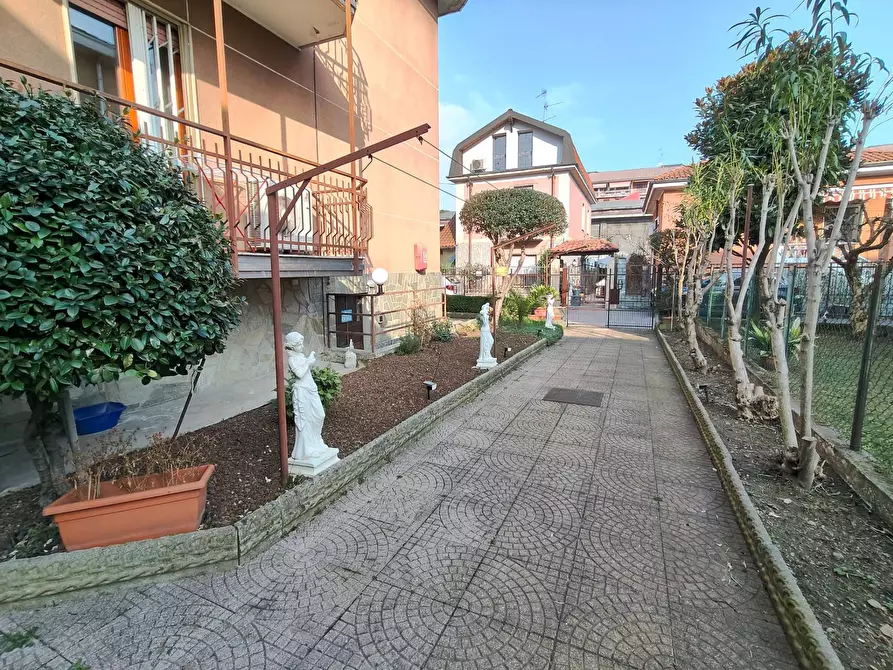 Immagine 13 di Casa semindipendente in vendita  in Via Monte Everest 23 a Cinisello Balsamo