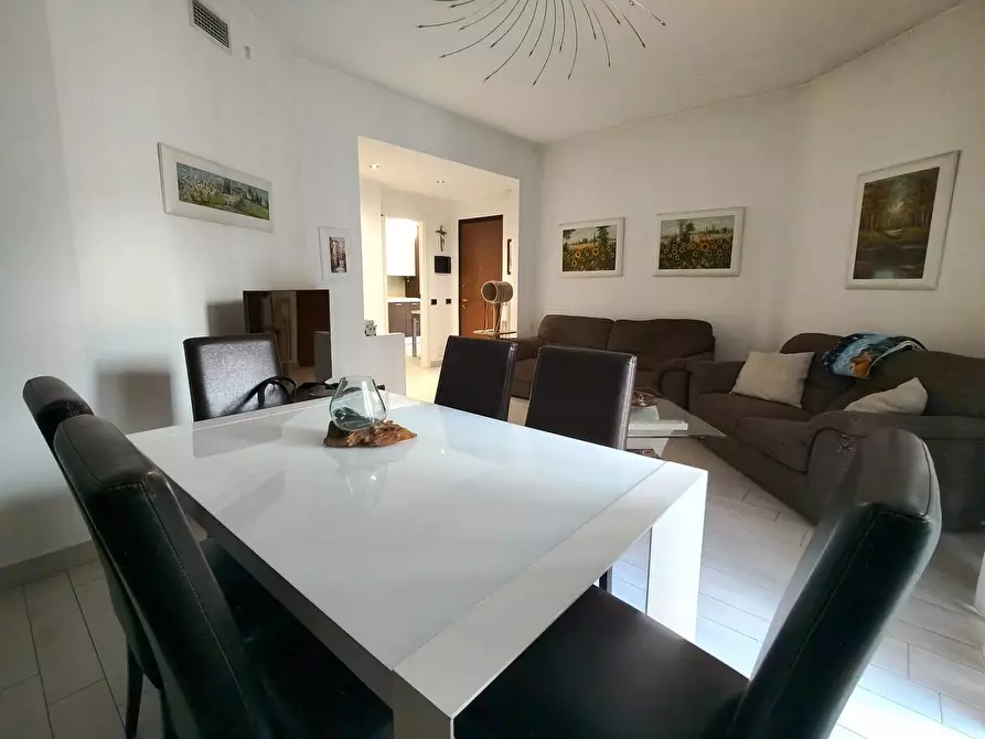 Immagine 18 di Casa semindipendente in vendita  in Via Monte Everest 23 a Cinisello Balsamo