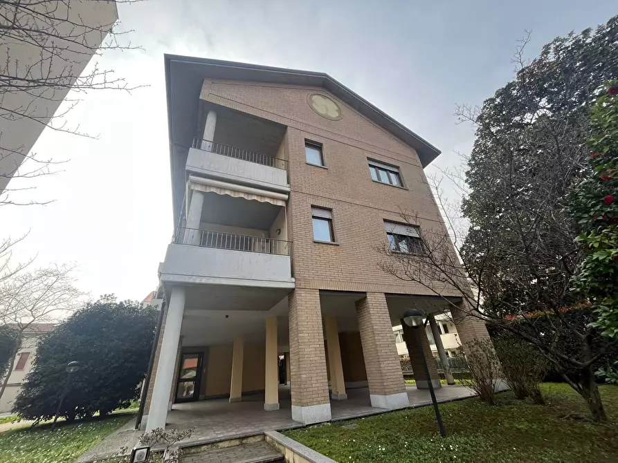 Immagine 5 di Appartamento in vendita  in Via Vittorio Veneto 9 a Cinisello Balsamo