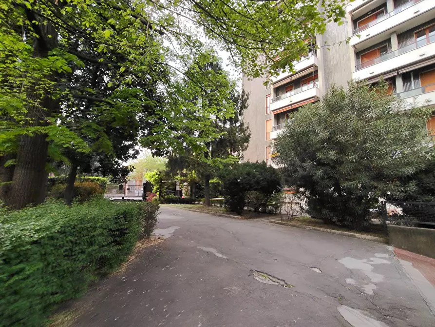 Immagine 3 di Appartamento in vendita  in Viale Giovanni Suzzani 2 a Milano