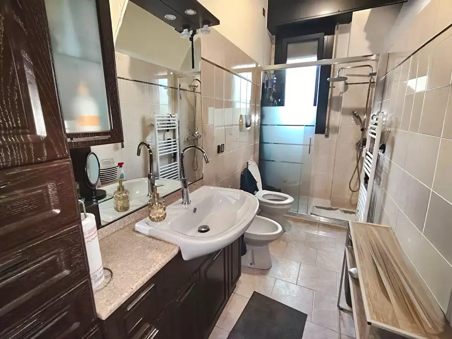 Immagine 30 di Appartamento in vendita  in Viale Giovanni Suzzani 2 a Milano