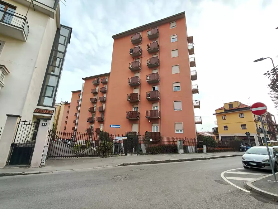 Immagine 4 di Appartamento in vendita  in Via Carlo Innocenzo Frugoni 26 a Milano