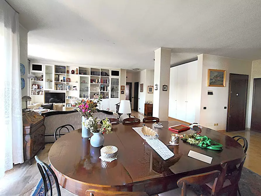 Immagine 10 di Appartamento in vendita  in Via Camelie 11 a Cusano Milanino