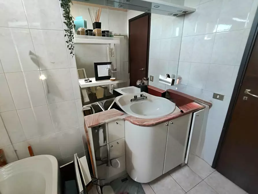 Immagine 41 di Appartamento in vendita  in Via Camelie 11 a Cusano Milanino