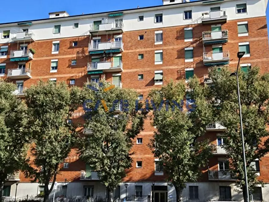 Immagine 1 di Appartamento in vendita  in Via Primaticcio 86 a Milano