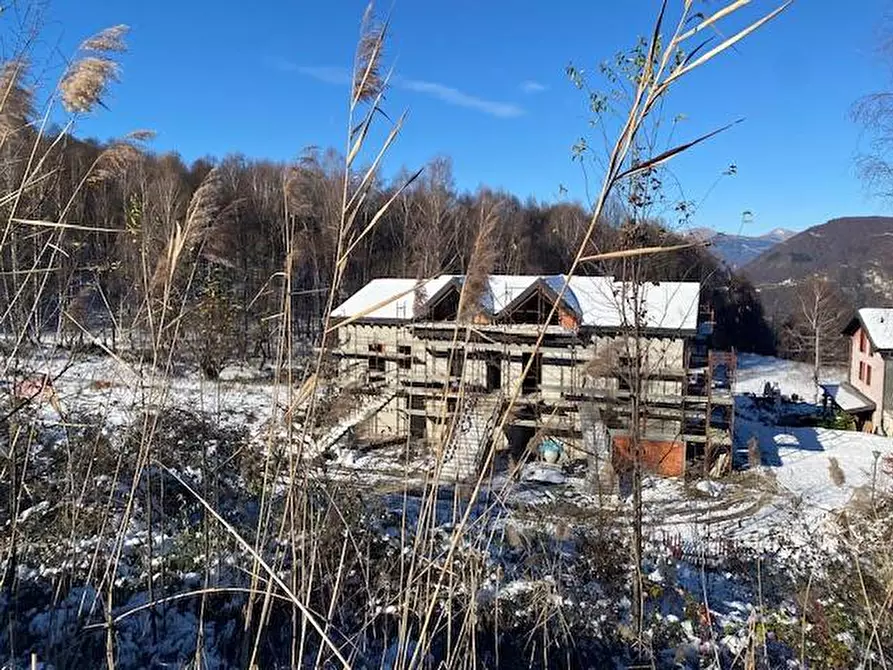 Immagine 2 di Casa semindipendente in vendita  a Alta Valle Intelvi