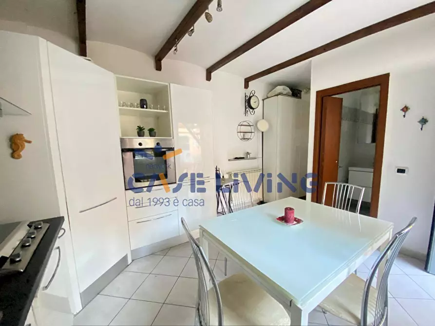 Immagine 7 di Appartamento in vendita  in via Camillo Benso Cavour 59 a Corsico