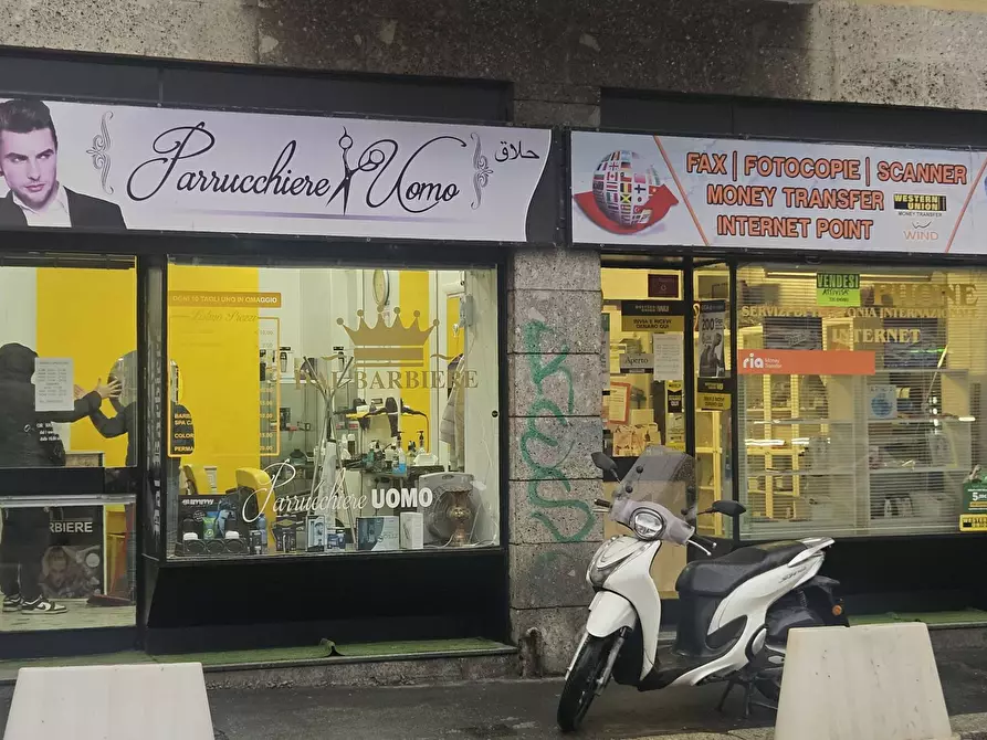 Immagine 2 di Locale commerciale in affitto  in Via Ambrogio Binda 9 a Milano