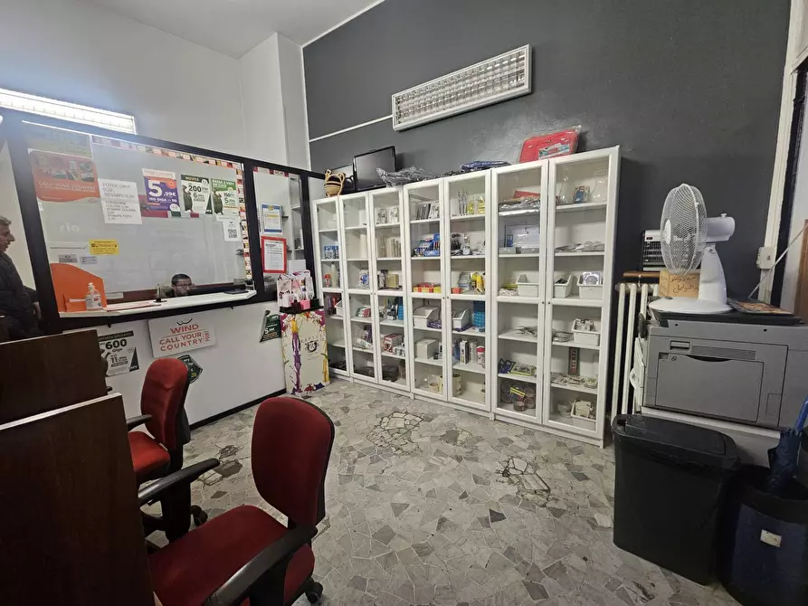 Immagine 4 di Locale commerciale in affitto  in Via Ambrogio Binda 9 a Milano