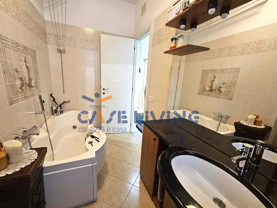 Immagine 19 di Appartamento in vendita  in Via Guido Rossa a Buccinasco