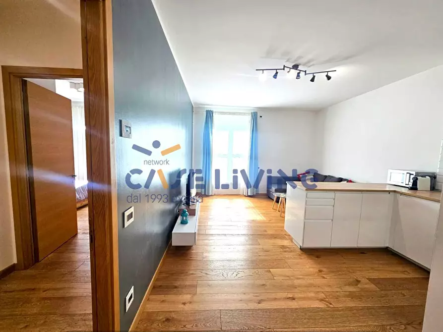 Immagine 11 di Appartamento in vendita  in Alzaia Naviglio Pavese 260 a Milano