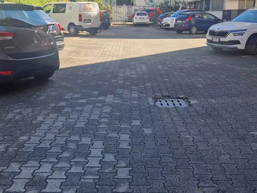Immagine 4 di Box auto in vendita  in Via Eugenio Villoresi a Milano