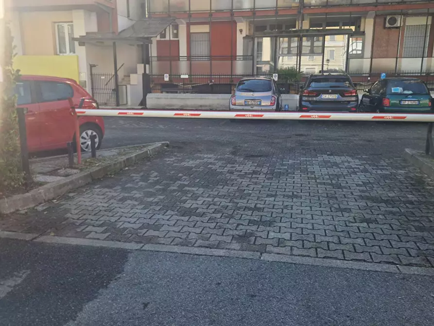 Immagine 5 di Box auto in vendita  in Via Eugenio Villoresi a Milano