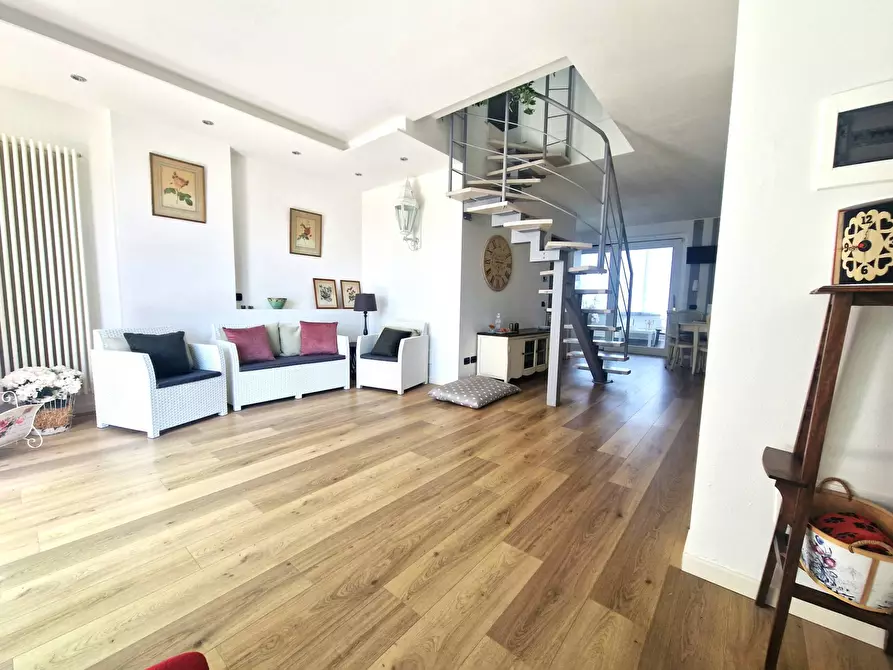 Immagine 7 di Casa semindipendente in vendita  in Via Colombarola 22 a Sirmione