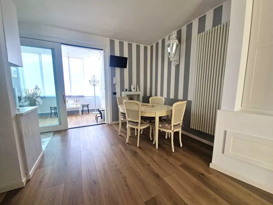Immagine 9 di Casa semindipendente in vendita  in Via Colombarola 22 a Sirmione