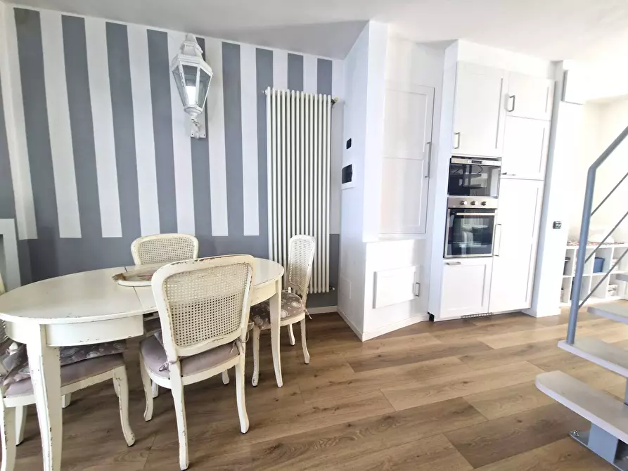 Immagine 11 di Casa semindipendente in vendita  in Via Colombarola 22 a Sirmione