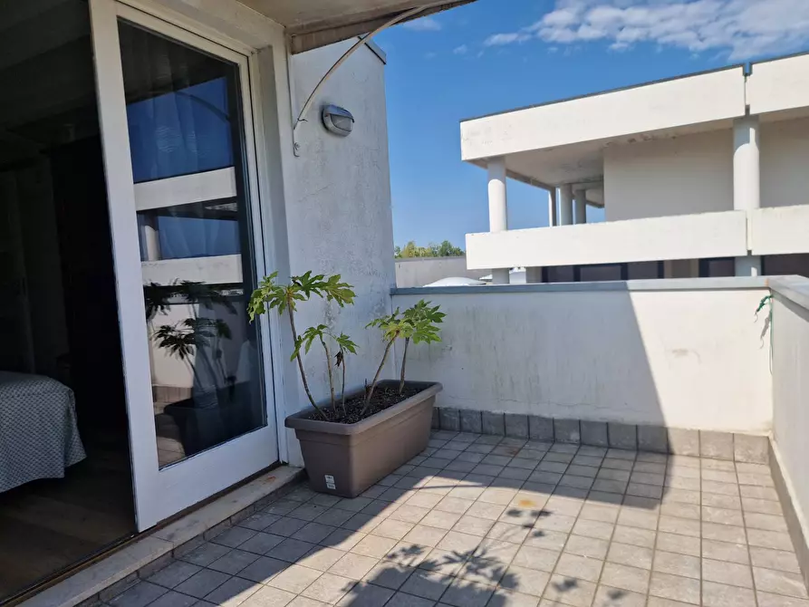 Immagine 29 di Casa semindipendente in vendita  in Via Colombarola 22 a Sirmione