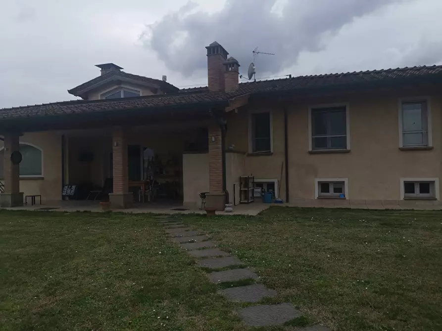 Immagine 1 di Villa in vendita  in VIALE DELLA REPUBBLICA a Santa Maria A Monte