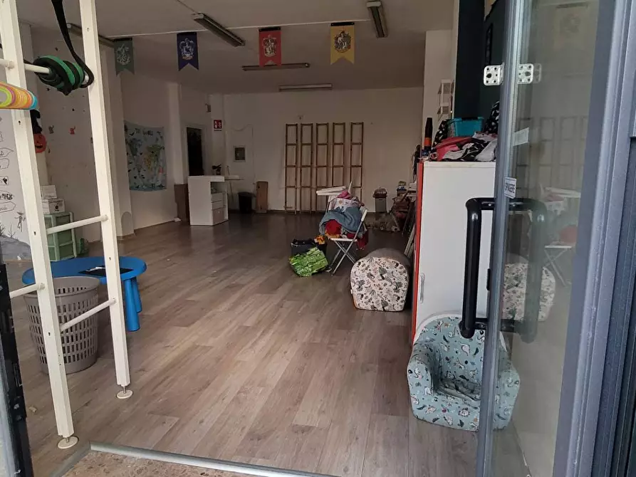 Immagine 1 di Locale commerciale in affitto  in via della repubblica a Cascina