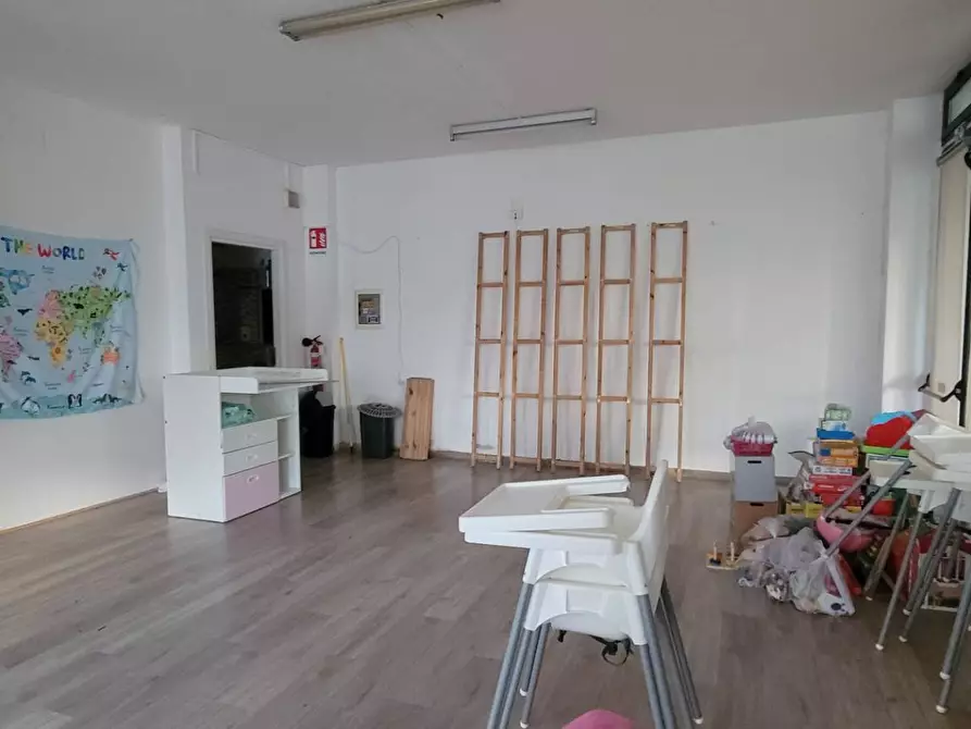 Immagine 3 di Locale commerciale in affitto  in via della repubblica a Cascina