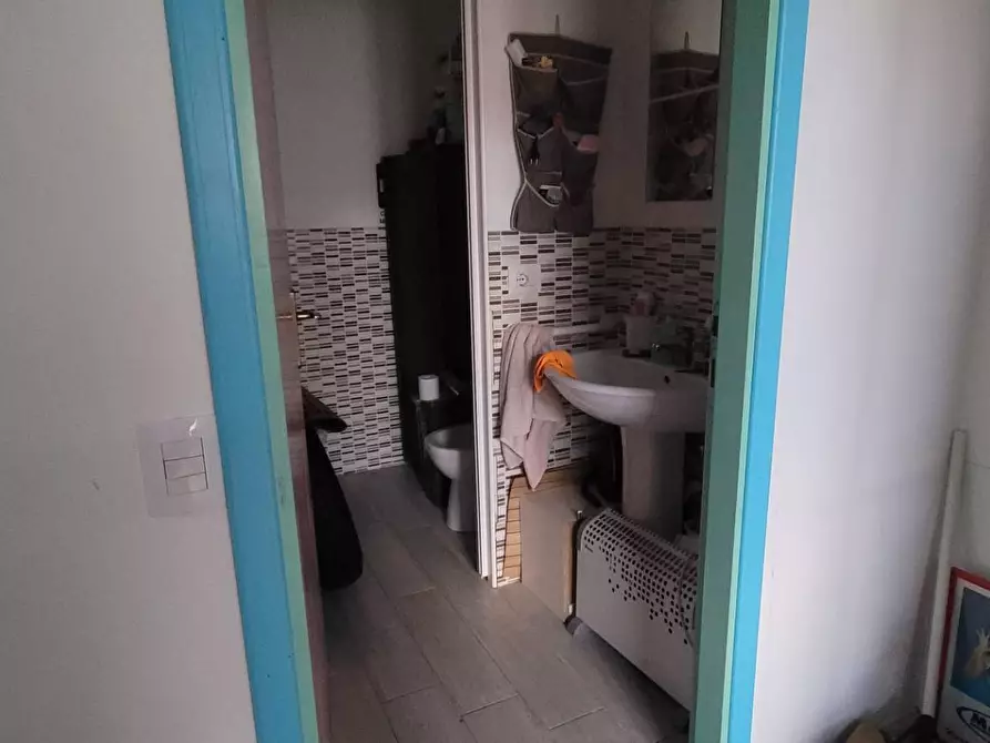 Immagine 12 di Locale commerciale in affitto  in via della repubblica a Cascina