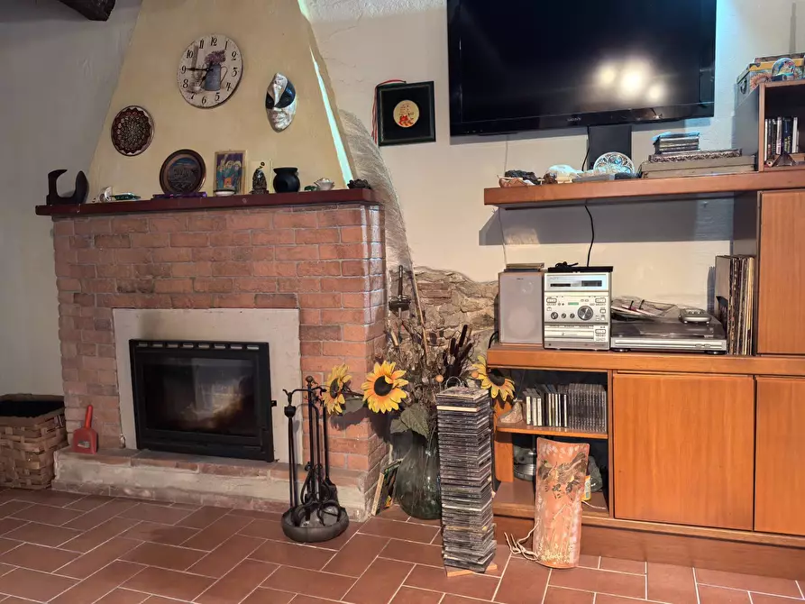 Immagine 1 di Casa indipendente in vendita  in VIA DI BADIA a Buti