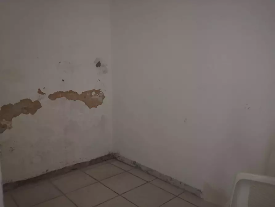 Immagine 5 di Locale commerciale in affitto  in VIA PAPA GIOVANNI XXIII a Calcinaia