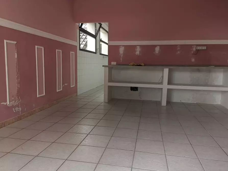 Immagine 8 di Locale commerciale in affitto  in VIA PAPA GIOVANNI XXIII a Calcinaia