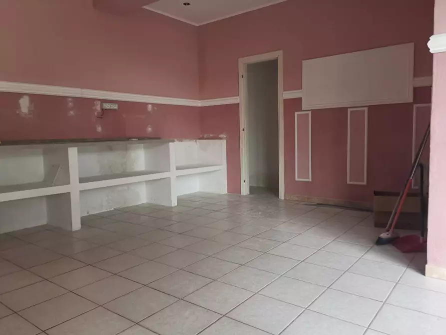 Immagine 10 di Locale commerciale in affitto  in VIA PAPA GIOVANNI XXIII a Calcinaia