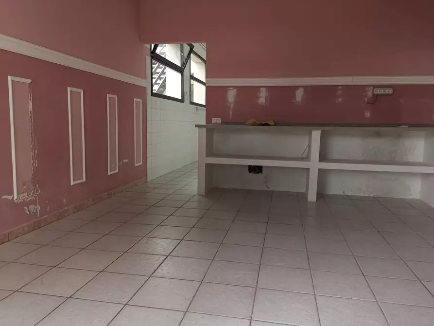 Immagine 11 di Locale commerciale in affitto  in VIA PAPA GIOVANNI XXIII a Calcinaia