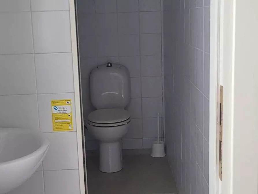 Immagine 17 di Locale commerciale in affitto  in VIA PAPA GIOVANNI XXIII a Calcinaia