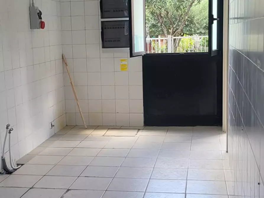 Immagine 21 di Locale commerciale in affitto  in VIA PAPA GIOVANNI XXIII a Calcinaia