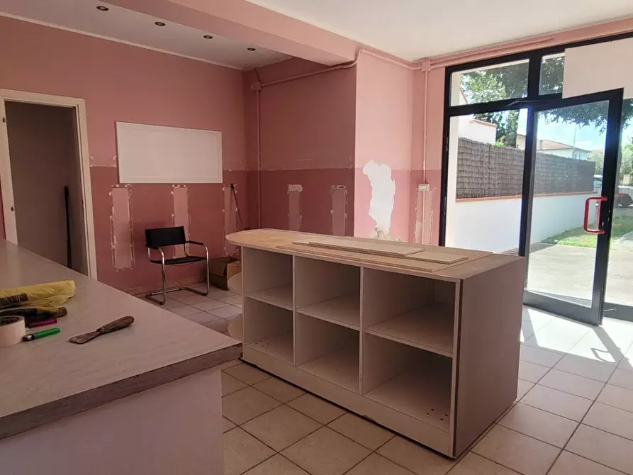 Immagine 22 di Locale commerciale in affitto  in VIA PAPA GIOVANNI XXIII a Calcinaia