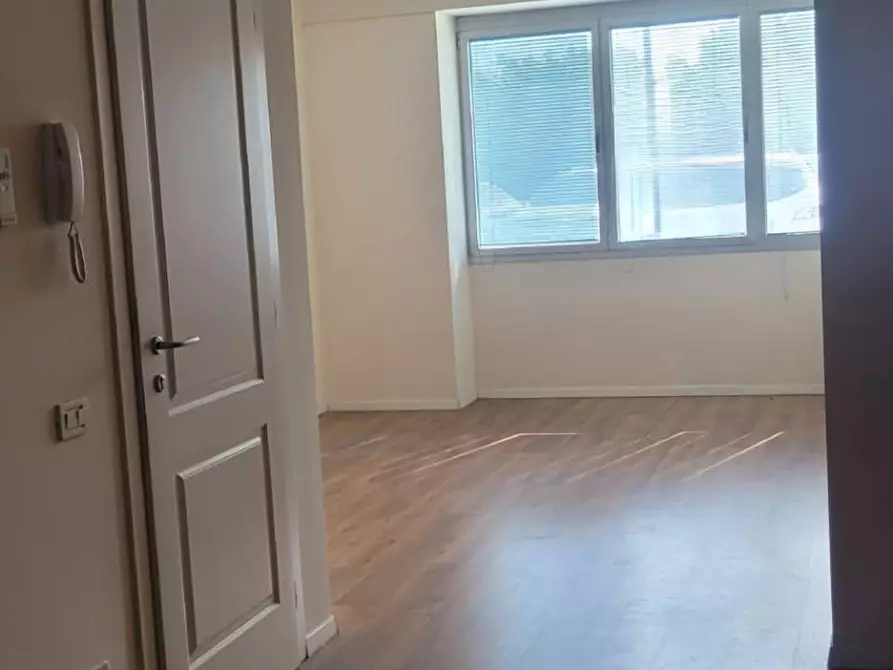 Immagine 1 di Ufficio in affitto  in via Salvo D'Acquisto a Pontedera