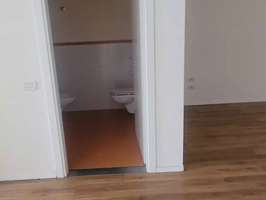 Immagine 4 di Ufficio in affitto  in via Salvo D'Acquisto a Pontedera