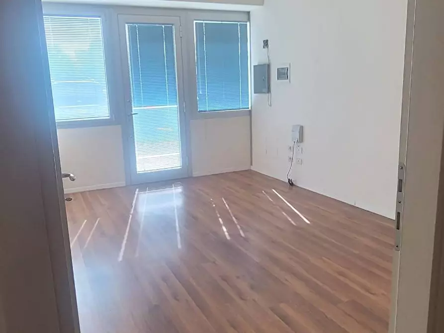 Immagine 7 di Ufficio in affitto  in via Salvo D'Acquisto a Pontedera