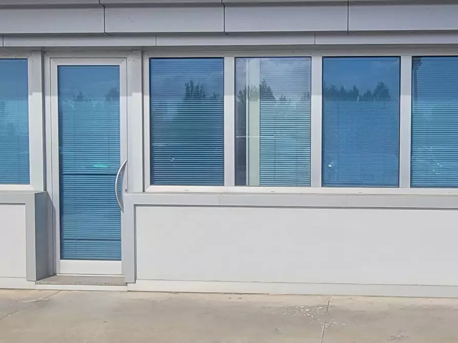 Immagine 16 di Ufficio in affitto  in via Salvo D'Acquisto a Pontedera