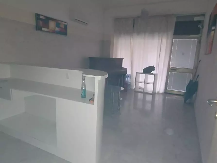 Immagine 3 di Locale commerciale in vendita  in piazza Vittime dei lager nazisti 21 a Pontedera